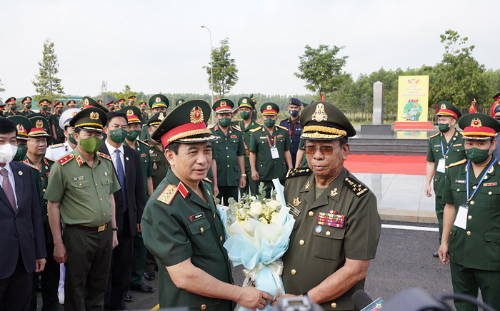 Giao lưu hữu nghị quốc phòng biên giới Việt Nam - Cam-pu-chia lần thứ nhất